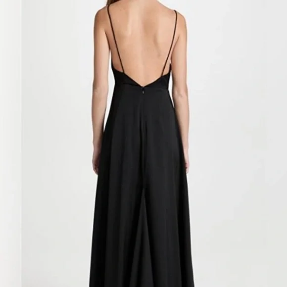 Fame and Partners Black Gown - Picture 3 of 9